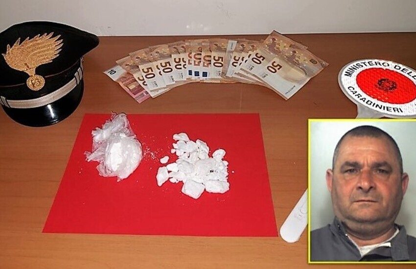 Catania, fugge lanciando la cocaina dal finestrino dell’auto, inseguito e arrestato