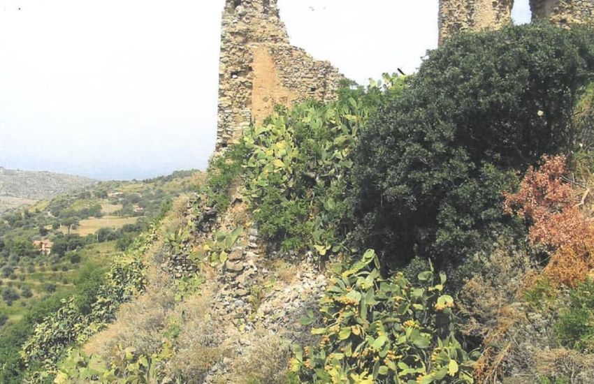 Collesano, dissesto idrogeologico:  in sicurezza il costone e i ruderi del castello