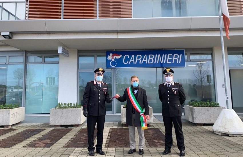 Sindaco Jesolo visita sede provvisoria dei Carabinieri