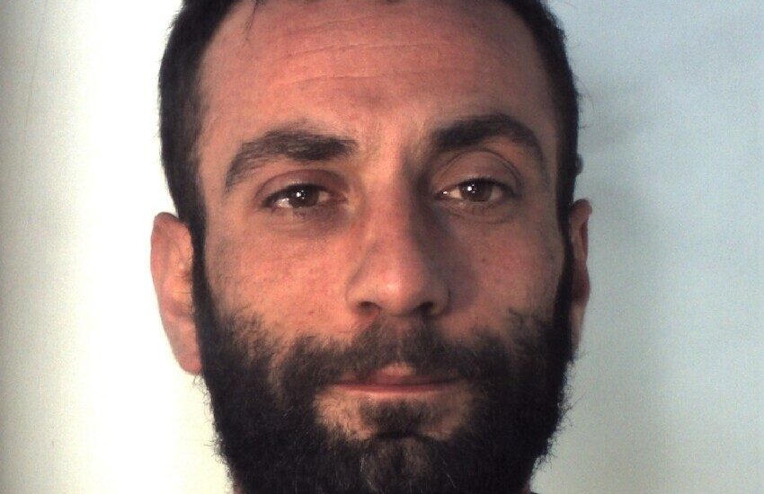 San Cristoforo, beccato mentre spacciava del crack, arrestato