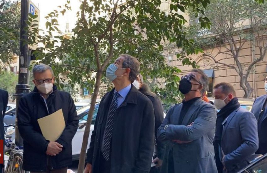 Palermo, ex palazzo dell’Esa  nel degrado, sopralluogo di Musumeci