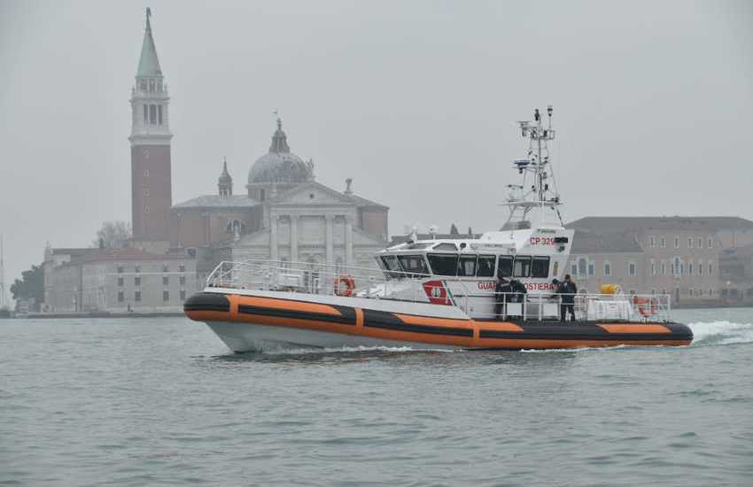 Due nuove imbarcazioni di soccorso per la Guardia Costiera