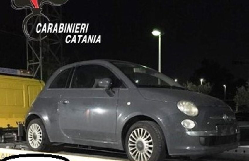 Catania, arrestate due donne mentre “riciclano” una 500 rubata sostituendole la targa