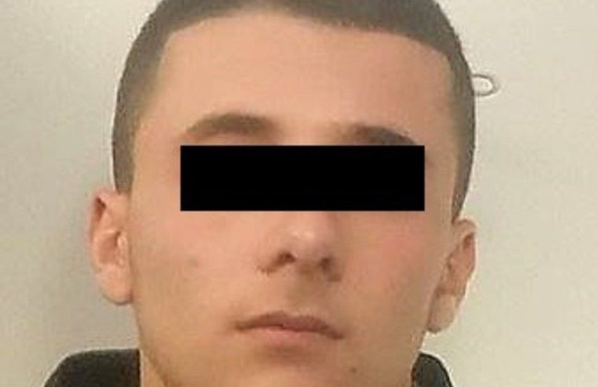 Belpasso, 21enne del posto, finisce ai domiciliari per detenzione e ricettazione di una pistola clandestina