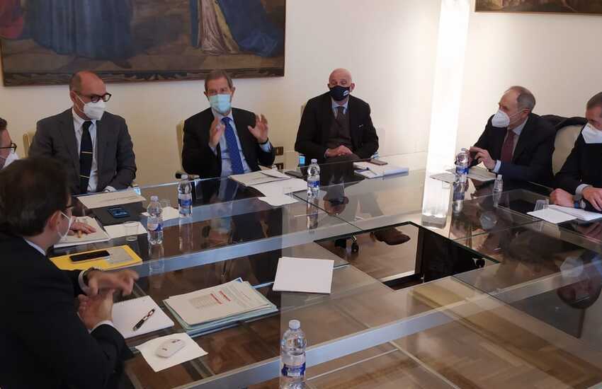 Musumeci incontra i vertici di E-Distribuzione: investimenti nell’Isola per 1,3 miliardi di euro