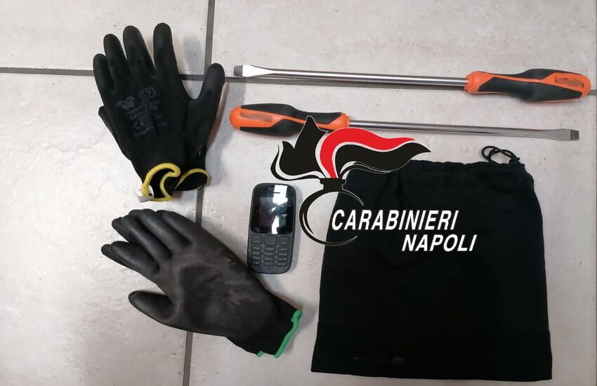 Paura nella notte a Frattaminore, tentato furto in un appartamento andato male