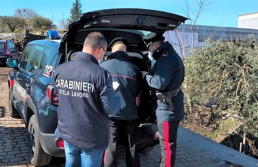 Palagonia, sfruttava manovalanza priva di  permesso di soggiorno, denunciata azienda agricola di Paternò