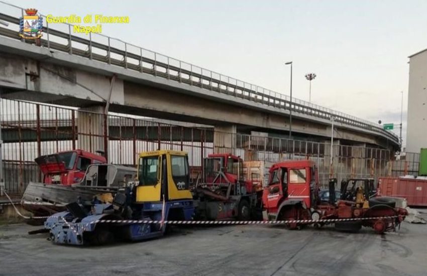 Sequestrate 100 tonnellate di rifiuti speciali e pericolosi al porto di Napoli