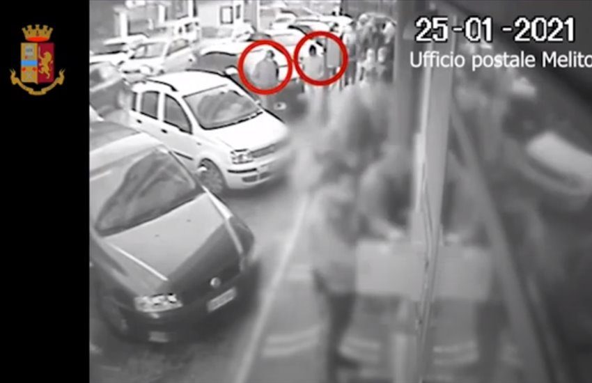 Assaltarono l’ufficio postale di Melito con pistole e fucili, arrestate 5 persone (VIDEO)