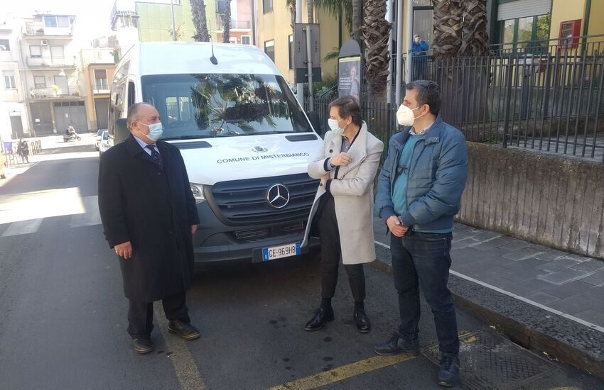 Misterbianco, consegnato un nuovo mezzo per la terza linea del trasporto urbano