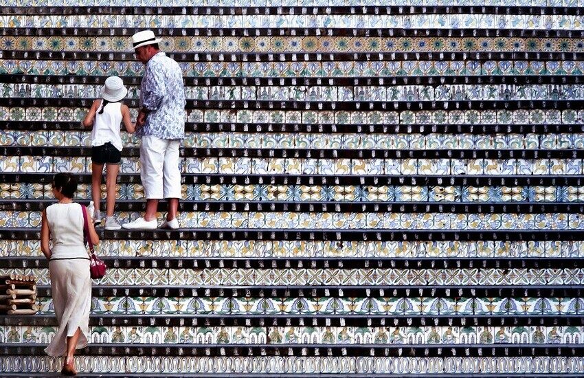 Caltagirone, da domani lo spettacolo della “Scala infiorata” per Dante