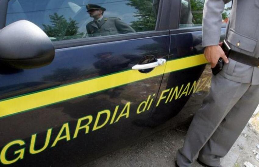 Catania, traffico internazionale di stupefacenti, indagate 9 persone