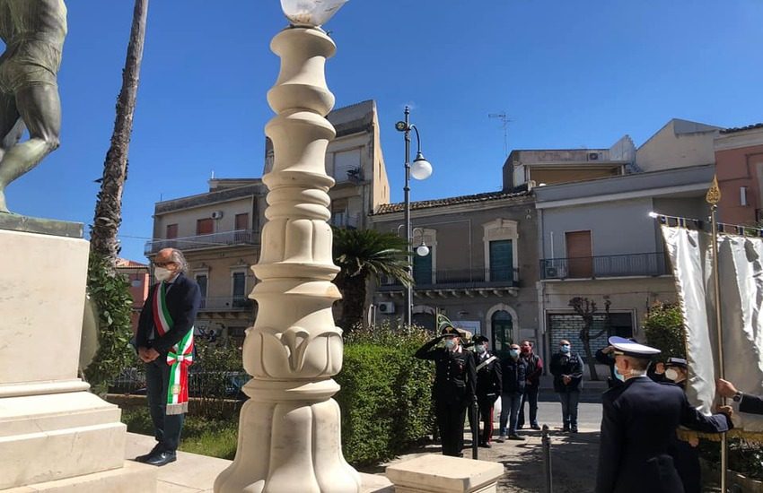 Celebrazioni 25 Aprile a Comiso: sobria ma sentita manifestazione. “Assente giustificata” la sindaca