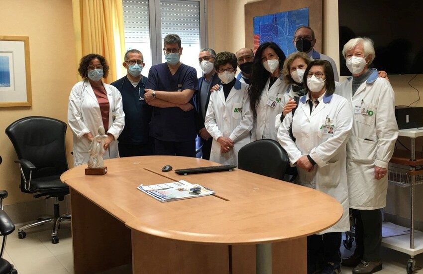 L’AVO dona al Paternò Arezzo di Ragusa tv, tastiera e web cam, per permettere ai familiari di vedere i propri cari e parlare con i medici