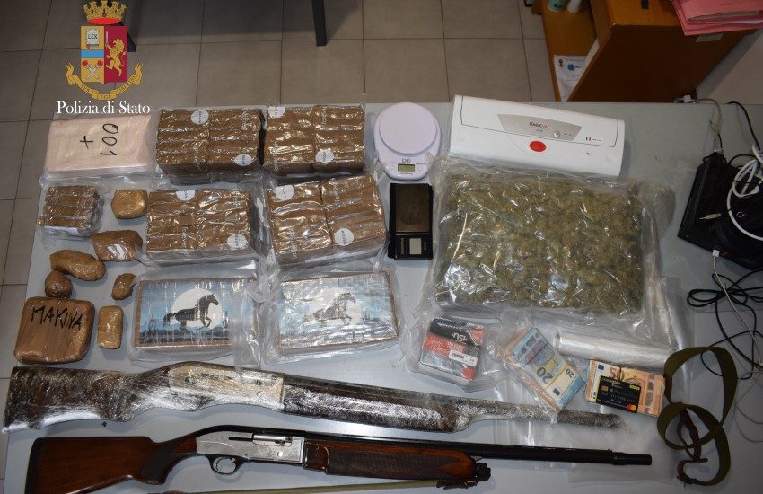 Fondi, 46enne in manette: in casa sua 15 chilogrammi di droga…