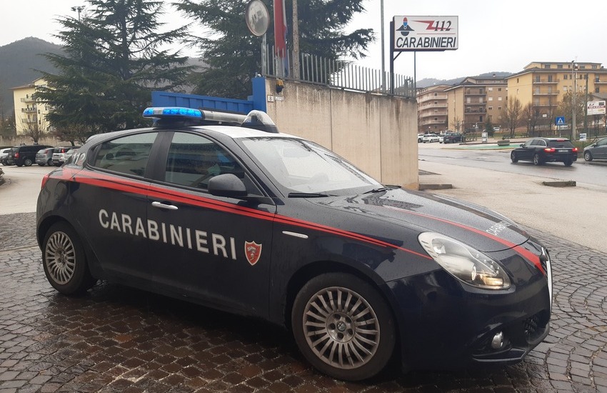 Acqui Terme, carabinieri scoprono una discarica abusiva nella falegnameria (FOTO)