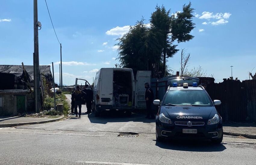 Controlli serrati sulle attività commerciali a Ponticelli, San Giorgio e Barra: pioggia di denunce per smaltimento illecito di rifiuti ed altri reati