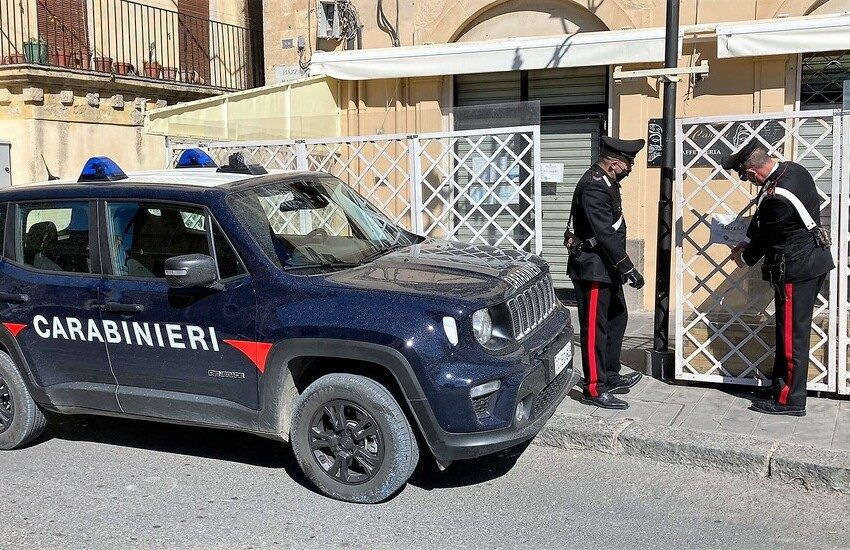 Vizzini, ancora esercente ed avventori poco responsabili, chiuso un bar in piazza Guglielmo Marconi