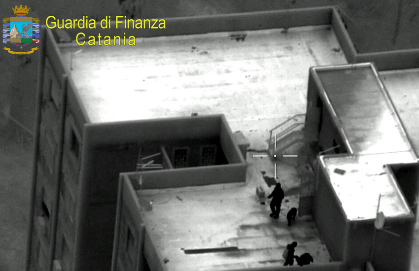 Droga nelle carceri, maxi operazione tra Catania ed Augusta, 16 arresti