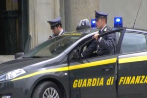 Blitz antimafia contro il clan Moccia, arrestato consigliere comunale leccese Andrea Guido