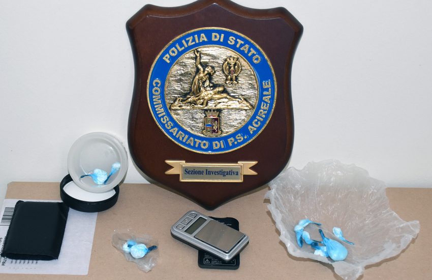 Acireale, trovato con il “kit dello spacciatore”, arrestato