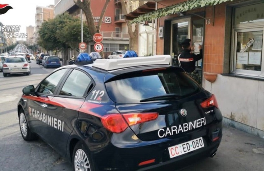 Caltagirone, controlli anti covid, chiuso un bar in piazza Risorgimento