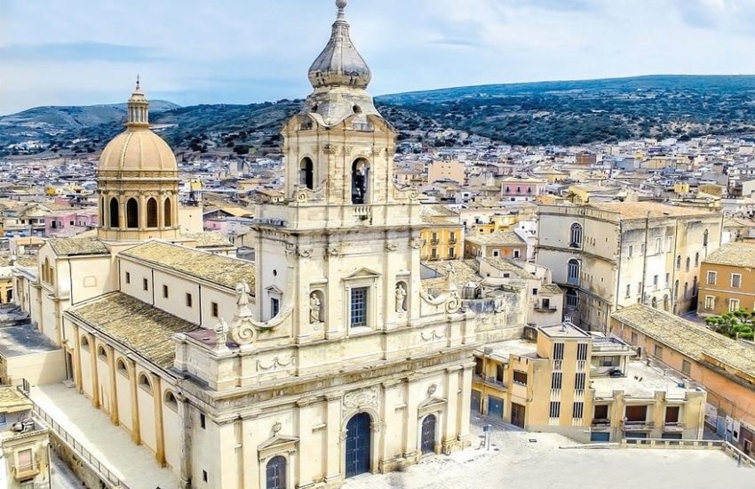 “La Divina Commedia in 100 borghi” a Tg2 SìViaggiare. Si parte il 31 maggio da Comiso, direzione Paradiso