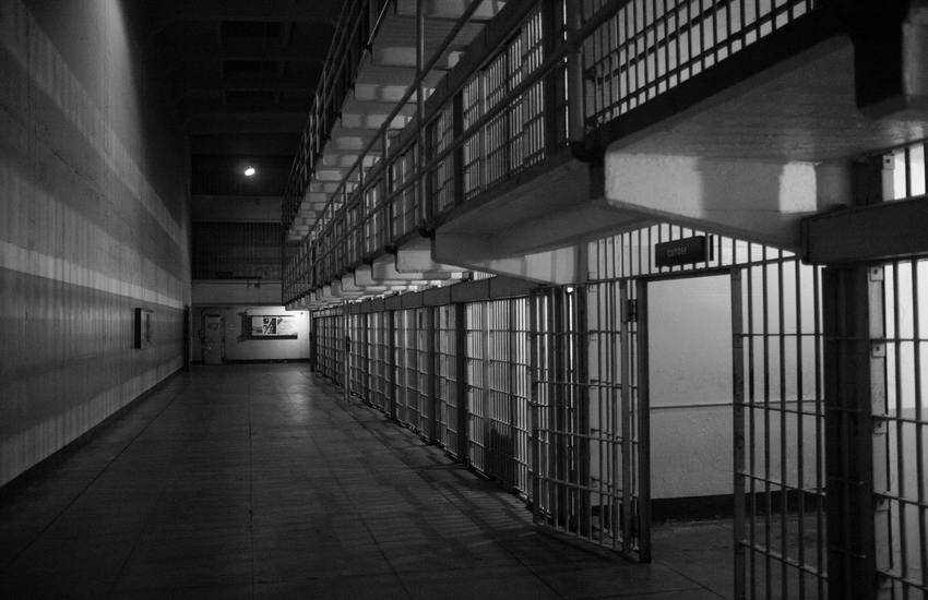Tragedia al Pagliarelli, suicida poliziotto penitenziario: Massimo Vespia: “In carcere troppo stress”