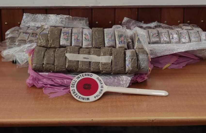 Palermo – Polizia intercetta carico di hashish dal valore di 200.000 Euro