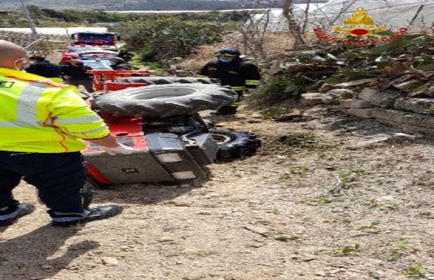 Comiso, muore un anziano schiacciato dal trattore