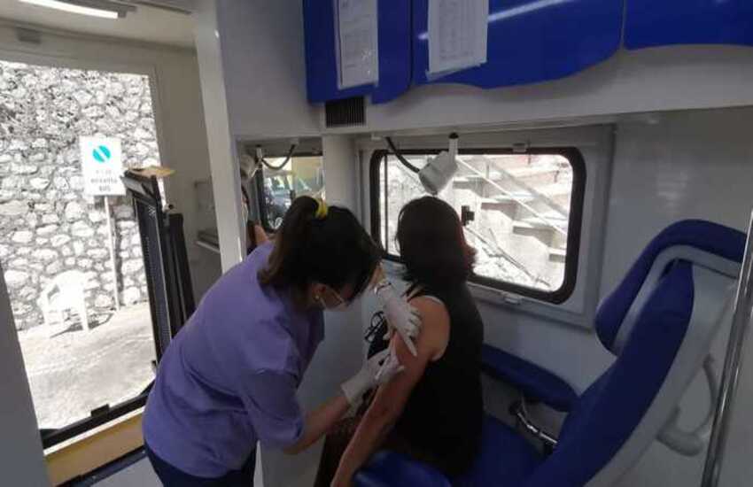 Vaccini: a Messina camper anti Covid per raggiungere piccoli borghi