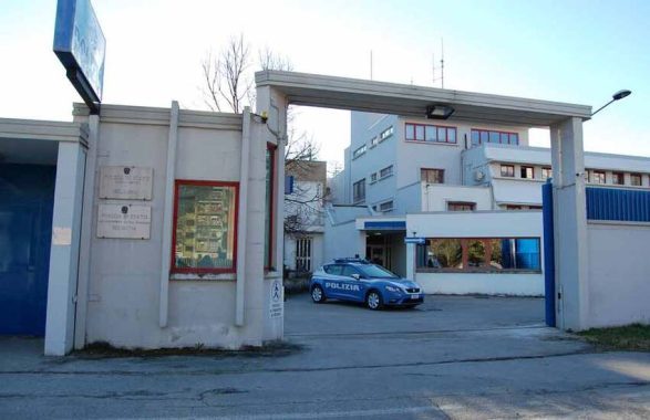 Sulmona, alla guida senza patente e in stato di palese alterazione psicofisica: denunciata e sanzionata una donna