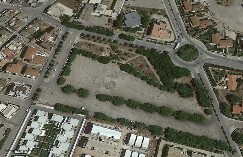 Problema parcheggi a Marina di Ragusa: arriva grande area di sosta in Via Vincenzo Rabito