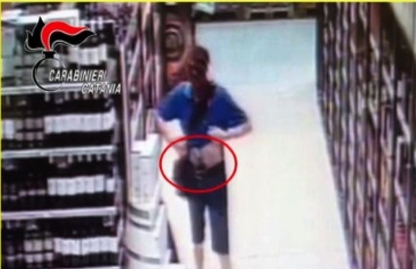 [VIDEO] In trasferta da Avola per razziare i supermercati catanesi: tre arrestati con la refurtiva in auto