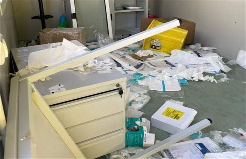 Devastato e vandalizzato il centro tamponi di Ercolano, le parole indignate del sindaco Buonajuto