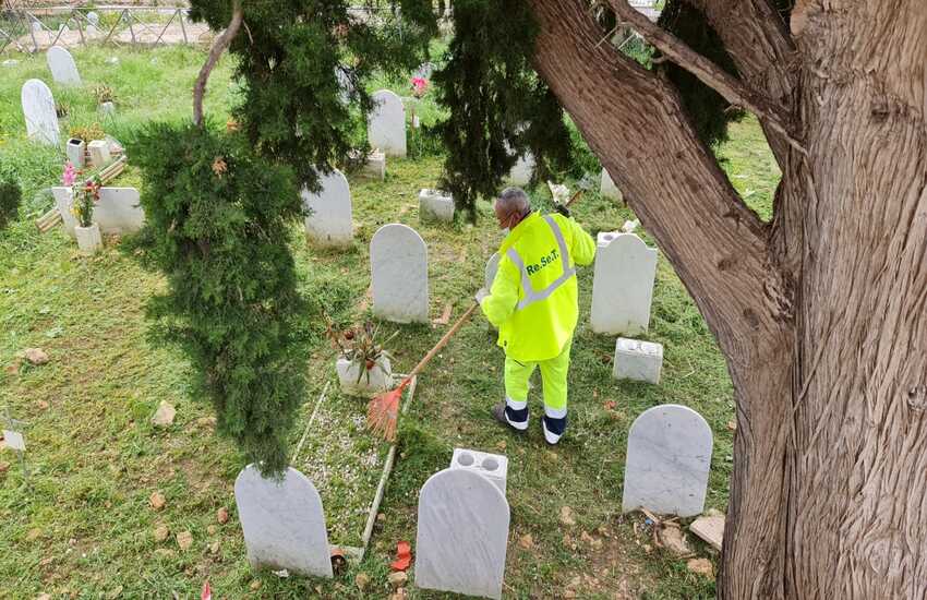 Cimitero Rotoli – Iniziati lavori di decespugliamento, Sala: “Risposta immediata ai cittadini”