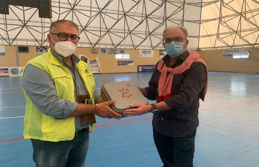 Lions Scicli Plaga Iblea dona un defibrillatore per impianto Geodetico