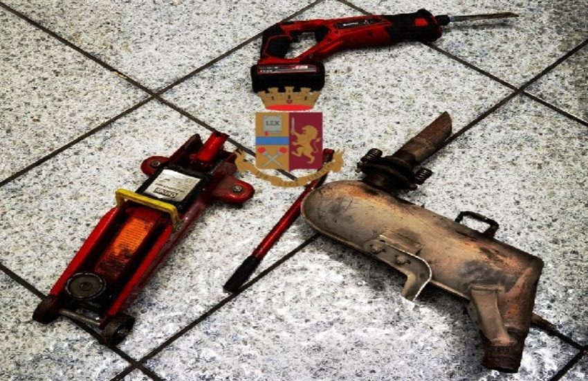Rione Alto, sorpreso a rubare la marmitta di un’auto. Scatta l’allarme in città