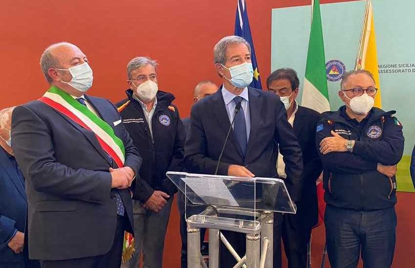 Covid, Musumeci all’inaugurazione degli hub vaccinali di S. Agata Li Battiti e Acireale