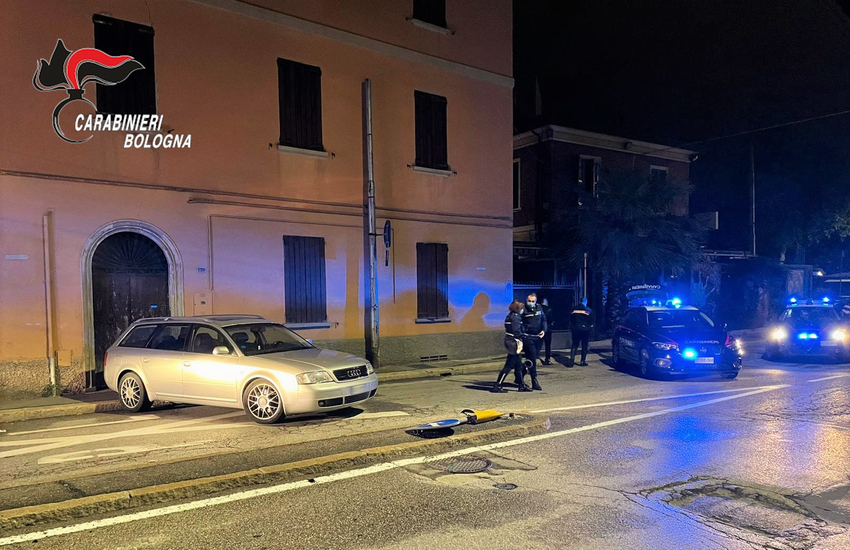 Bologna: inseguimento tra pattuglia dei carabinieri e malviventi