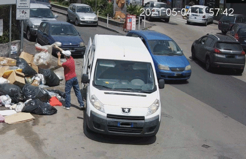 Misterbianco, continua la lotta a chi abbandona i rifiuti per strada