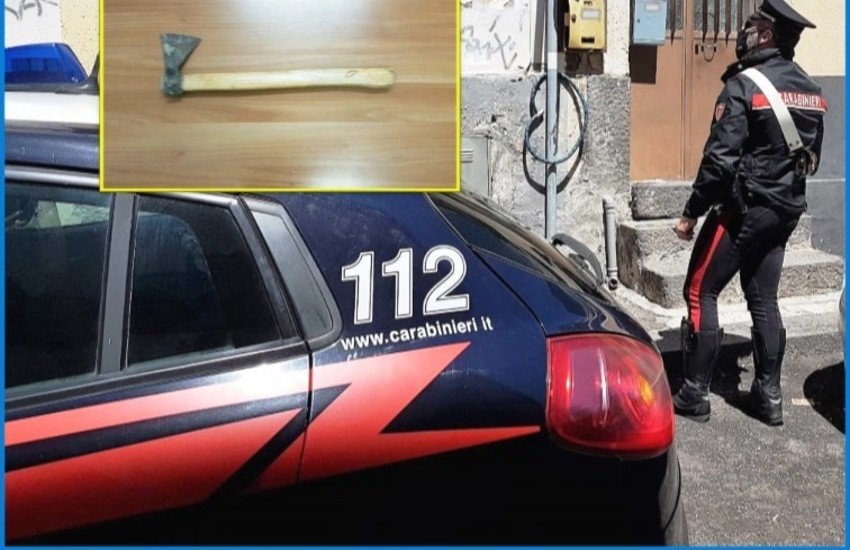 Catania, picchiava e minacciava il compagno anche con un’ascia, denunciata donna moldava