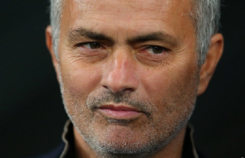 José Mourinho nuovo allenatore della Roma: “L’incredibile passione dei tifosi giallorossi mi ha convinto ad accettare l’incarico”