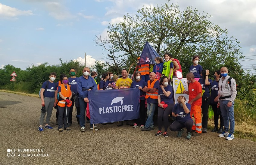 Da Sermoneta a Sezze per la pulizia dell’ambiente: l’iniziativa di Plastic Free