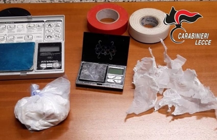 Vendita di cocaina e piantagione di marijuana. Tre arresti per spaccio nel Salento