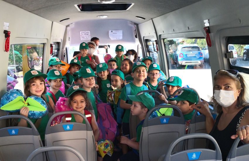 Misterbianco, gli scuolabus del comune per il “Progetto Mare 2021” dei bambini della scuola dell’infanzia