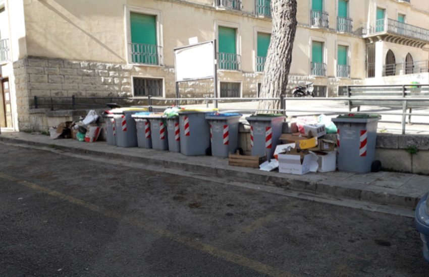Comibleo sui cassonetti di Ibla: “Così non va. La città antica rischia di trasformarsi in un vero e proprio letamaio”