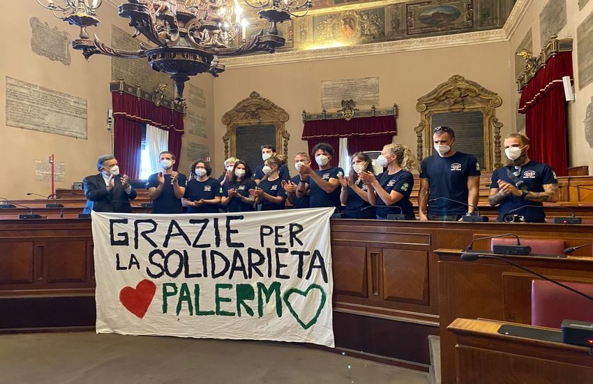 Sea Eye – Orlando conferisce cittadinanza onoraria di Palermo all’equipaggio