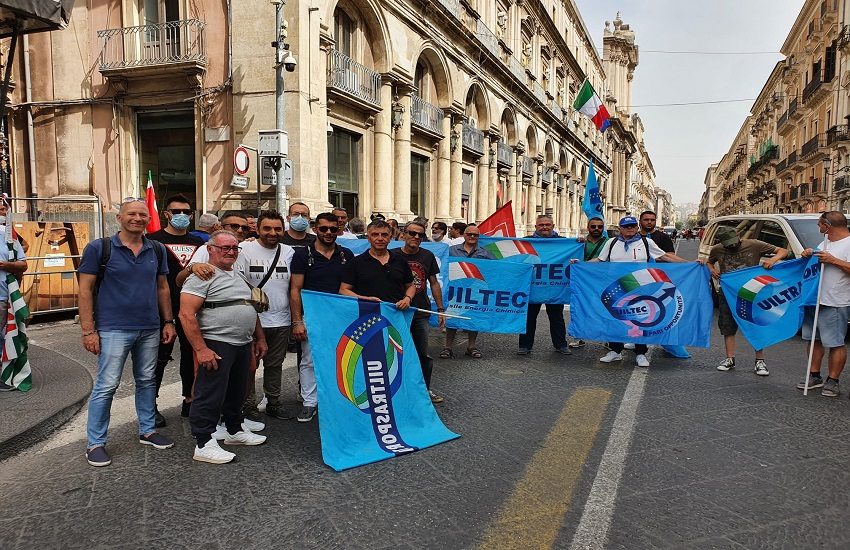 Cancellazione articolo 117 codice appalti: sit-in davanti alla Prefettura degli operatori dell’igiene ambientale