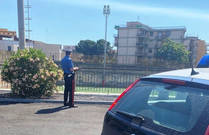 Via Passo Gravina, si lancia in un dirupo per sfuggire al controllo, era ricercato dal 7 febbraio scorso